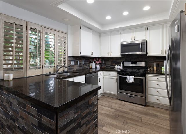 9 Flores, Irvine, CA 92612