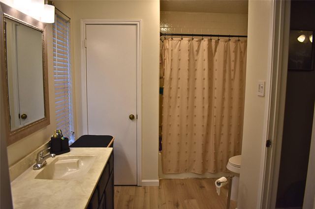 10915 Linwood Court, La Porte, TX 77571