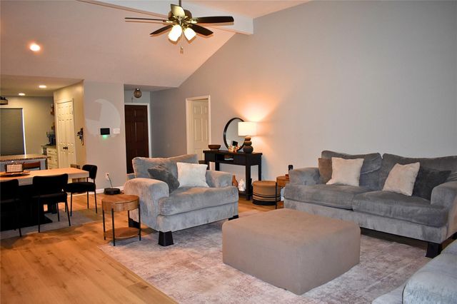 10915 Linwood Court, La Porte, TX 77571