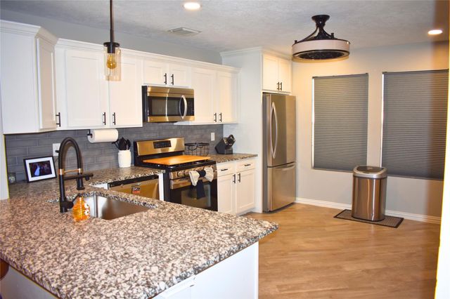10915 Linwood Court, La Porte, TX 77571