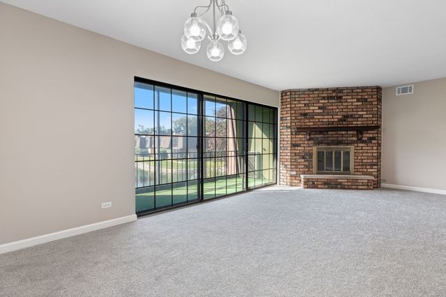 11134 Northwest Road 2C, Palos Hills, IL 60465