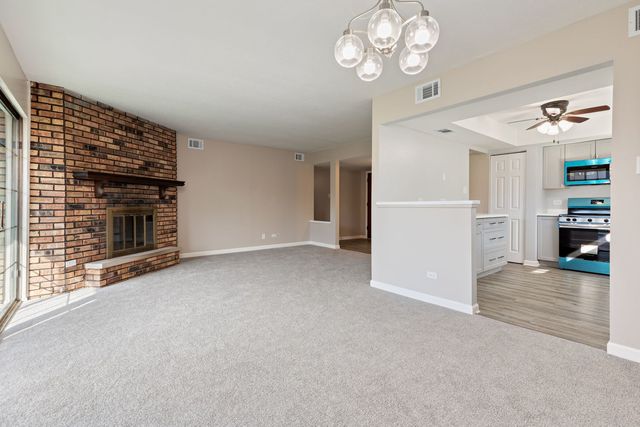 11134 Northwest Road 2C, Palos Hills, IL 60465