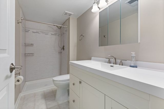 11134 Northwest Road 2C, Palos Hills, IL 60465