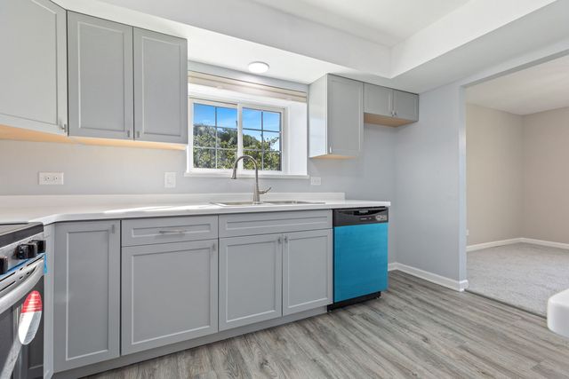 11134 Northwest Road 2C, Palos Hills, IL 60465