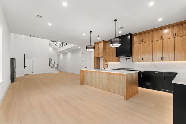 1825 Pollard Street, Dallas, TX 75208