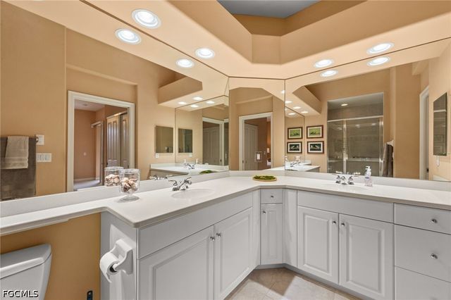 8641 Piazza Del Lago CIR 201, Estero, FL 33928