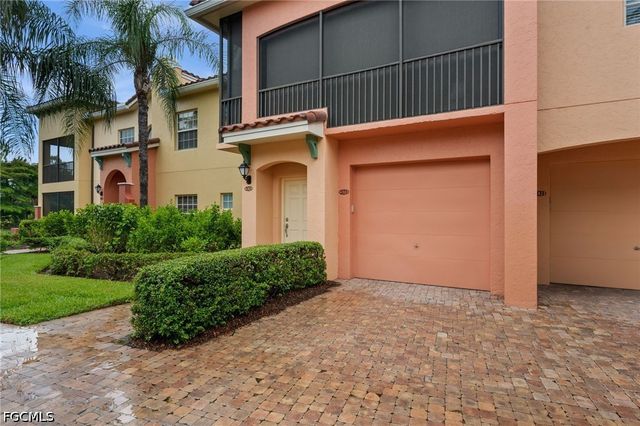 8641 Piazza Del Lago CIR 201, Estero, FL 33928