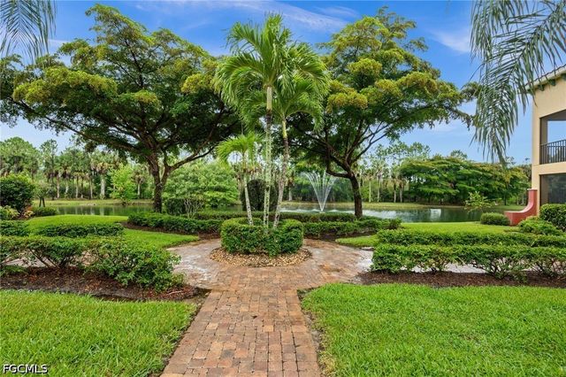 8641 Piazza Del Lago CIR 201, Estero, FL 33928