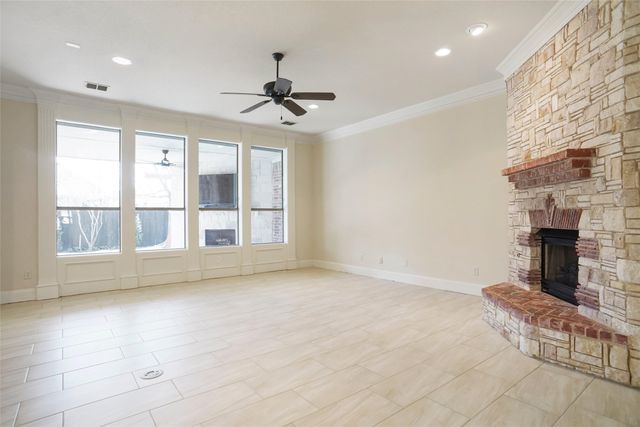 8100 Oak Knoll Drive, North Richland Hills, TX 76182