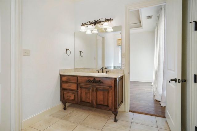 8100 Oak Knoll Drive, North Richland Hills, TX 76182