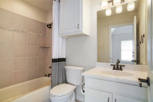 8100 Oak Knoll Drive, North Richland Hills, TX 76182