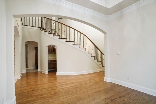 8100 Oak Knoll Drive, North Richland Hills, TX 76182
