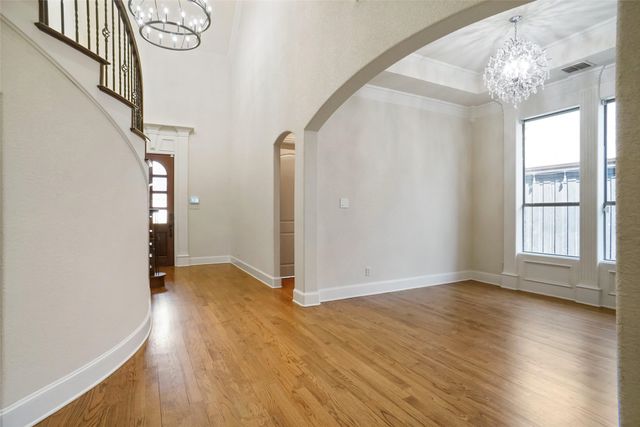 8100 Oak Knoll Drive, North Richland Hills, TX 76182