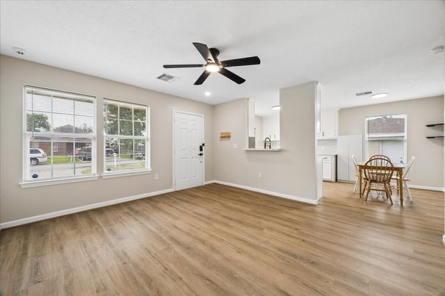 2617 29th Avenue N, Texas City, TX 77590