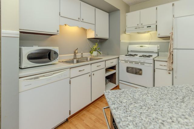 746-1 Acadia Road, Valparaiso, IN 46385