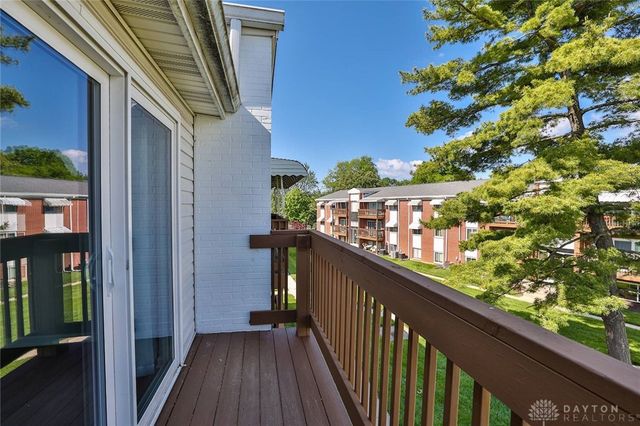 5695 E Coach Drive E, Kettering, OH 45440