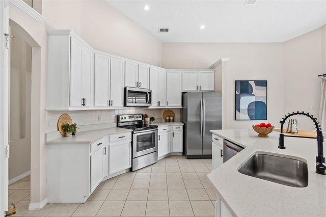 328 VIEW COURT, Apopka, FL 32703