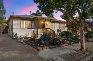 2420 Lomitas Ave, Santa Rosa, CA 95404