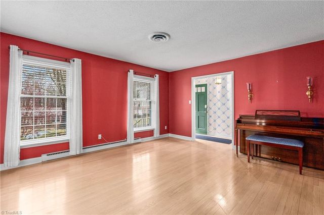 3519 Woodview Drive, High Point, NC 27265