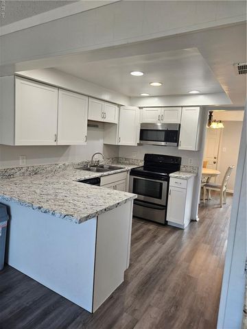 1021 Smoke Tree LN, Virginia Beach, VA 23452