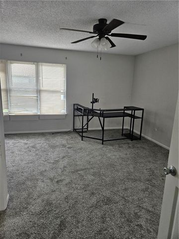 1021 Smoke Tree LN, Virginia Beach, VA 23452