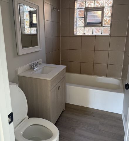 7719 S Roberts Road, Bridgeview, IL 60455