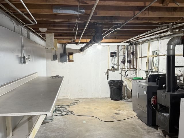 7719 S Roberts Road, Bridgeview, IL 60455