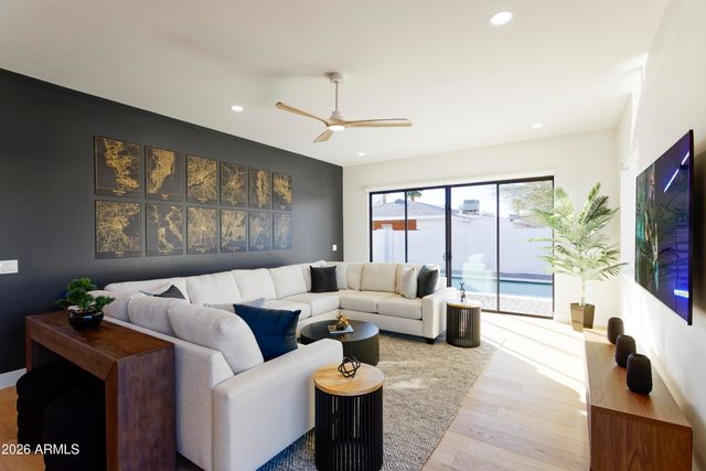 7520 E HIGHLAND Avenue, Scottsdale, AZ 85251