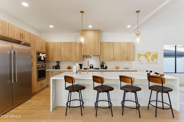 7520 E HIGHLAND Avenue, Scottsdale, AZ 85251