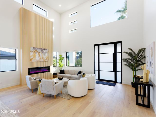 7520 E HIGHLAND Avenue, Scottsdale, AZ 85251