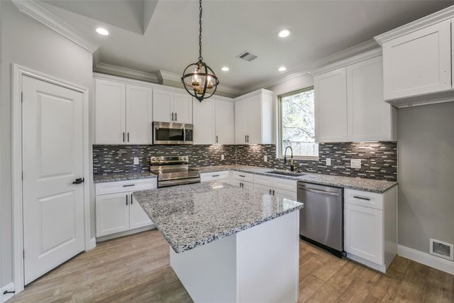 6835 Tara Drive, Richmond, TX 77469