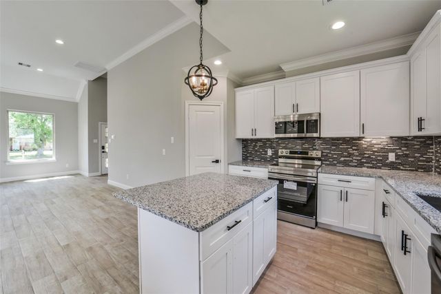 6835 Tara Drive, Richmond, TX 77469