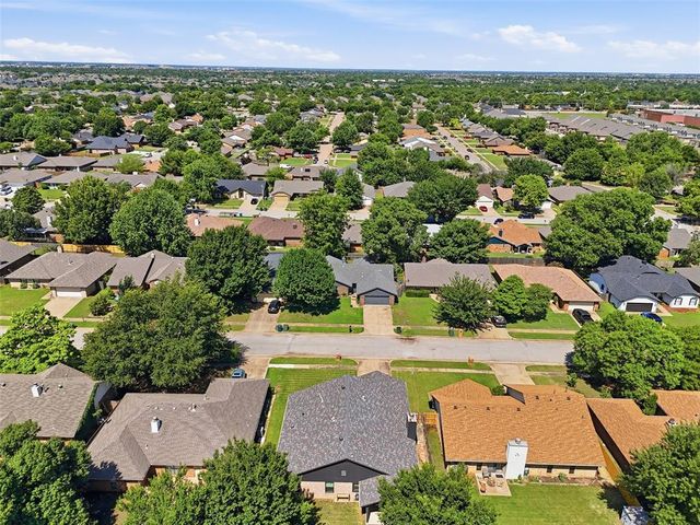 2008 Rushing Meadows, Edmond, OK 73013