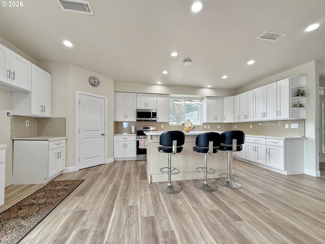 7175 VISTA RIDGE Dr, Brookings, OR 97415