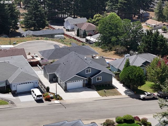 7175 VISTA RIDGE Dr, Brookings, OR 97415