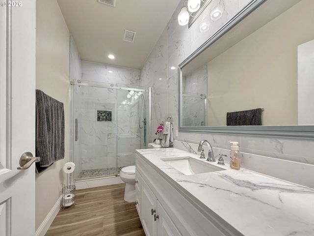 7175 VISTA RIDGE Dr, Brookings, OR 97415