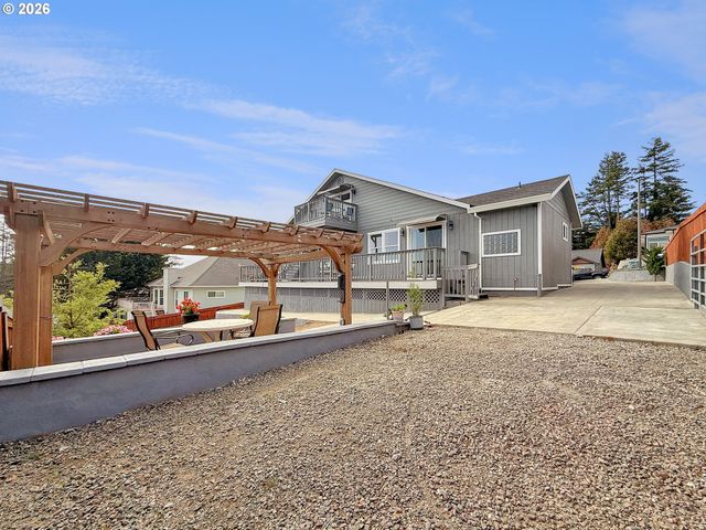7175 VISTA RIDGE Dr, Brookings, OR 97415