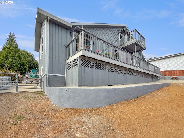 7175 VISTA RIDGE Dr, Brookings, OR 97415