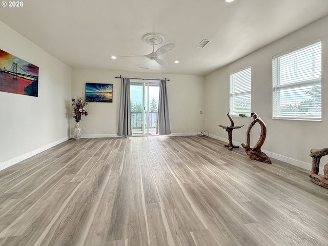 7175 VISTA RIDGE Dr, Brookings, OR 97415