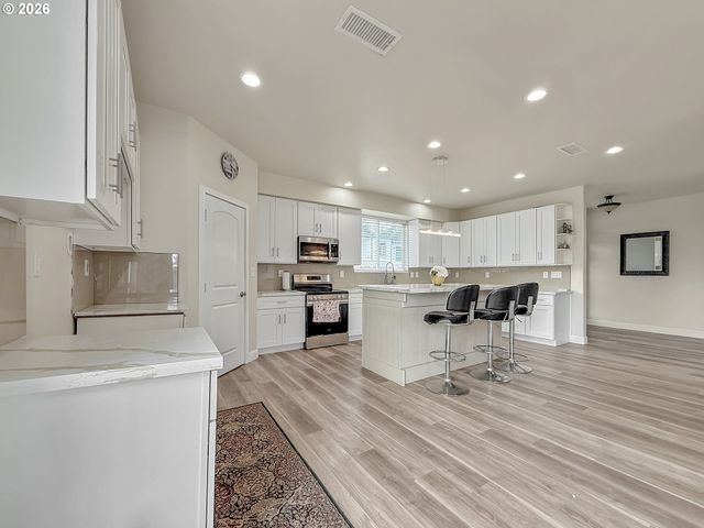 7175 VISTA RIDGE Dr, Brookings, OR 97415