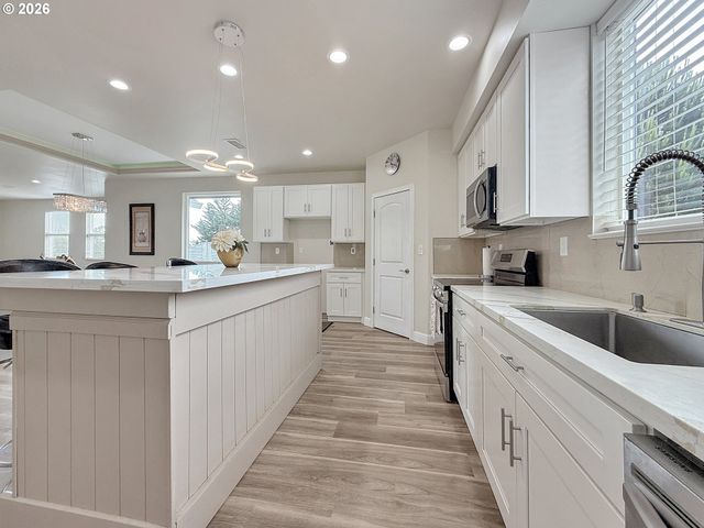 7175 VISTA RIDGE Dr, Brookings, OR 97415