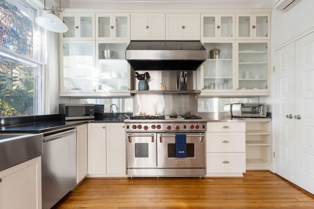 9 Colonial Street, Charleston, SC 29401