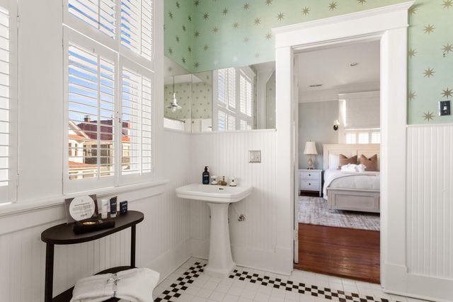 9 Colonial Street, Charleston, SC 29401