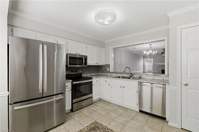 110 Souverain LNDG, Yorktown, VA 23692