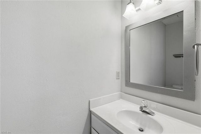 110 Souverain LNDG, Yorktown, VA 23692