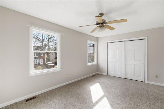 110 Souverain LNDG, Yorktown, VA 23692