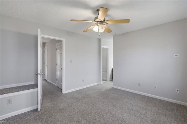 110 Souverain LNDG, Yorktown, VA 23692