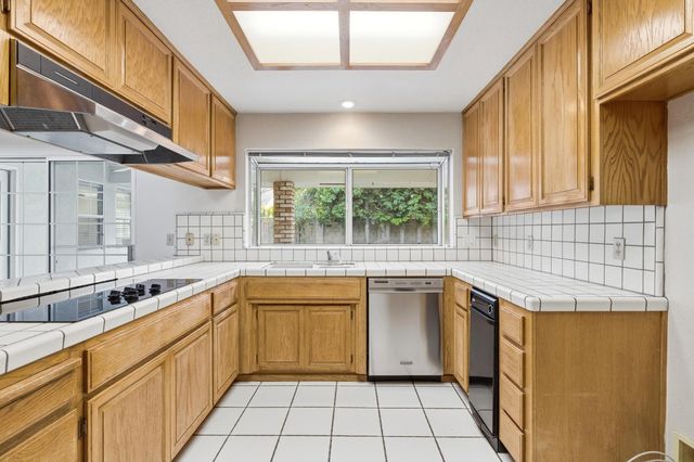 2304 Van Der Goes Way, Modesto, CA 95356