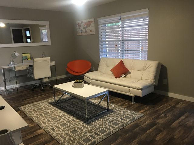 600 N East Street, Arlington, TX 76011