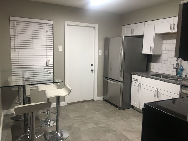 600 N East Street, Arlington, TX 76011